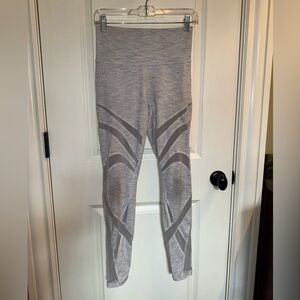 Lululemon Wunder Under White and Gray Patterned Leggings